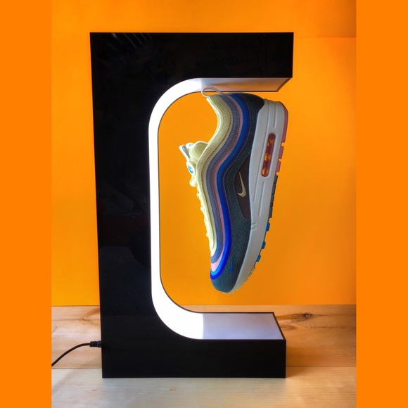 Other - Sneaker levitation